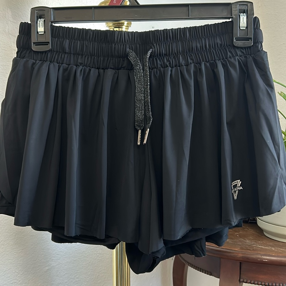Keiki Kona viral black flowy shirts